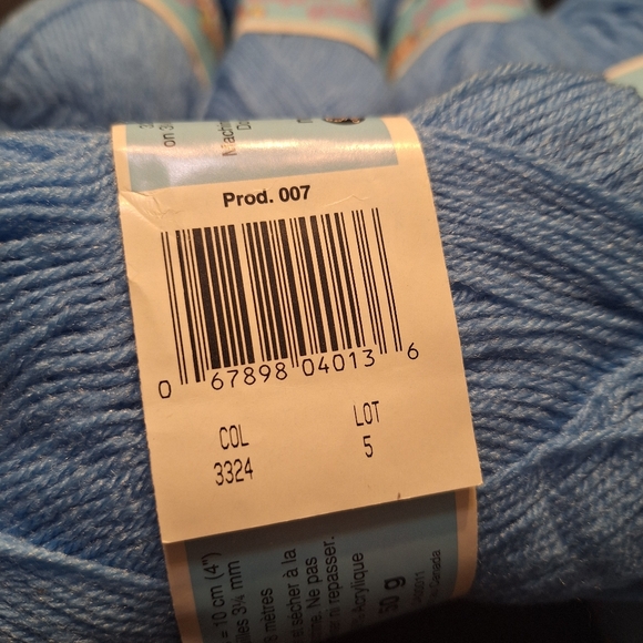 Bundle of 6 skeins, vintage,  NOS, Beehive Blue yarn - Picture 5 of 5